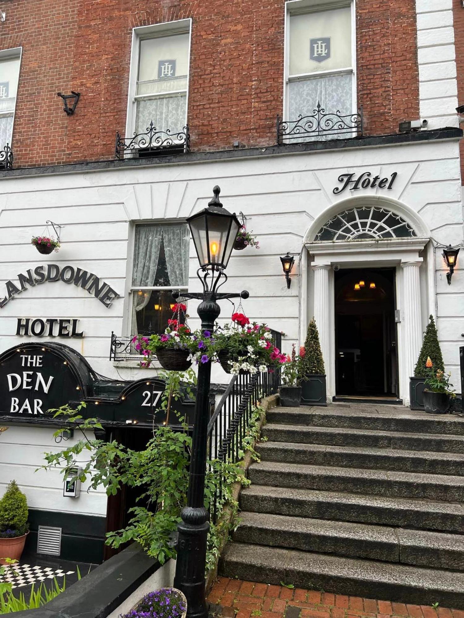 The Lansdowne Hotel Dublin Exteriör bild