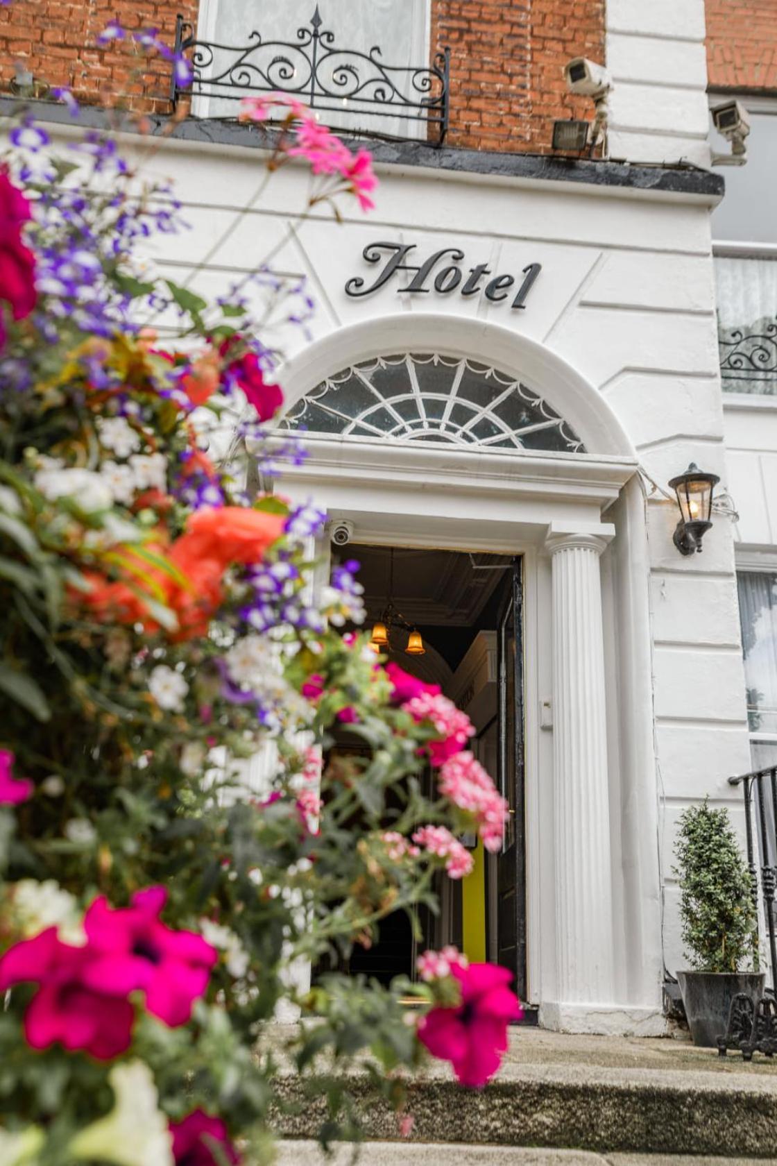 The Lansdowne Hotel Dublin Exteriör bild