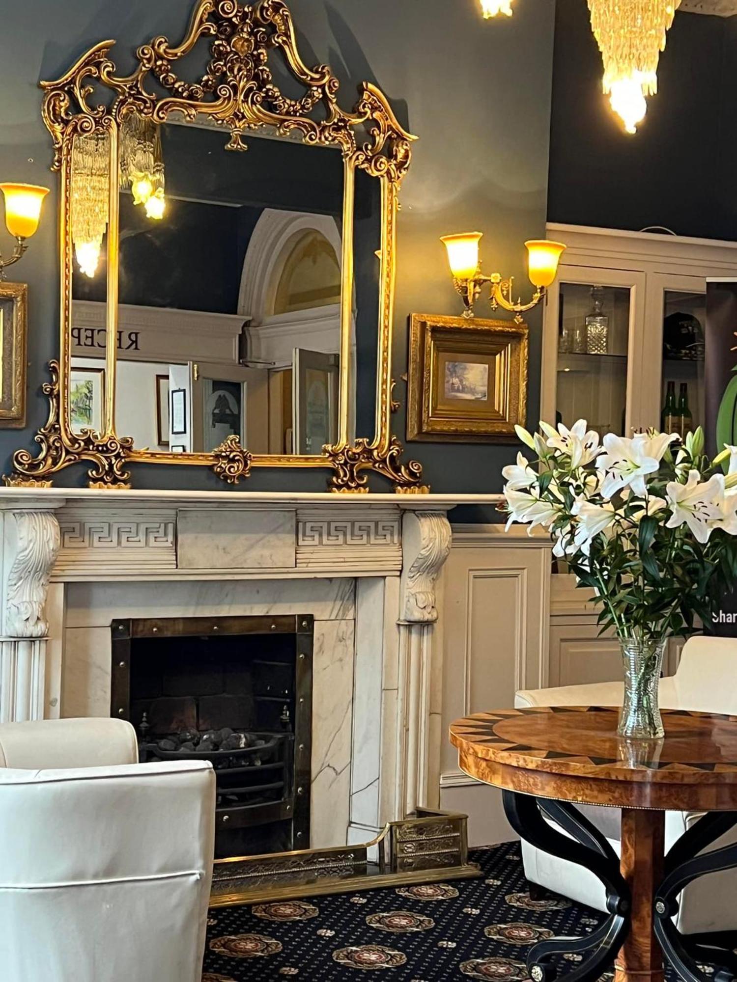 The Lansdowne Hotel Dublin Exteriör bild