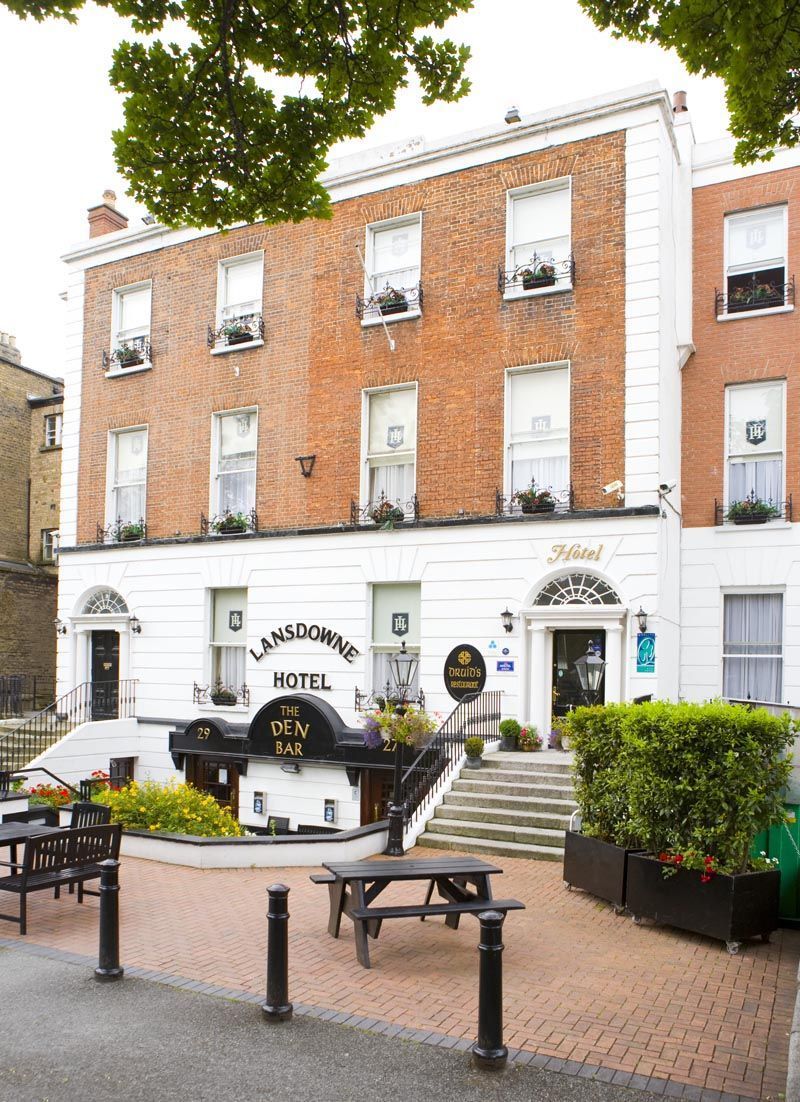The Lansdowne Hotel Dublin Exteriör bild